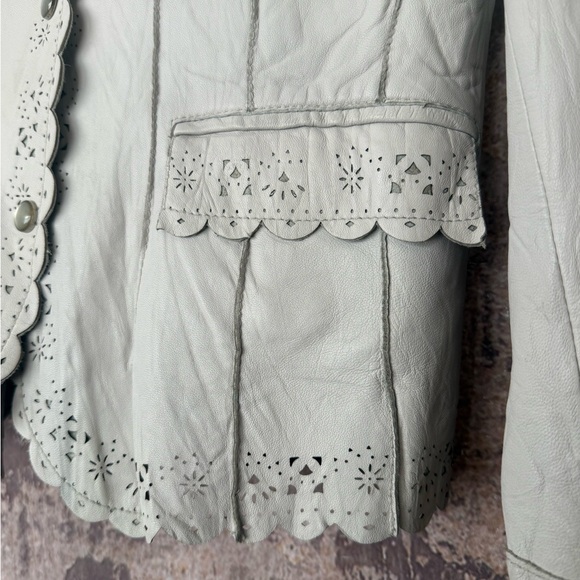 Leather laser cut detail bone color jacket snap closure with pockets - Picture 4 of 15